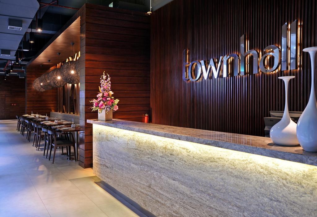 Midtown Hotel Surabaya Esterno foto