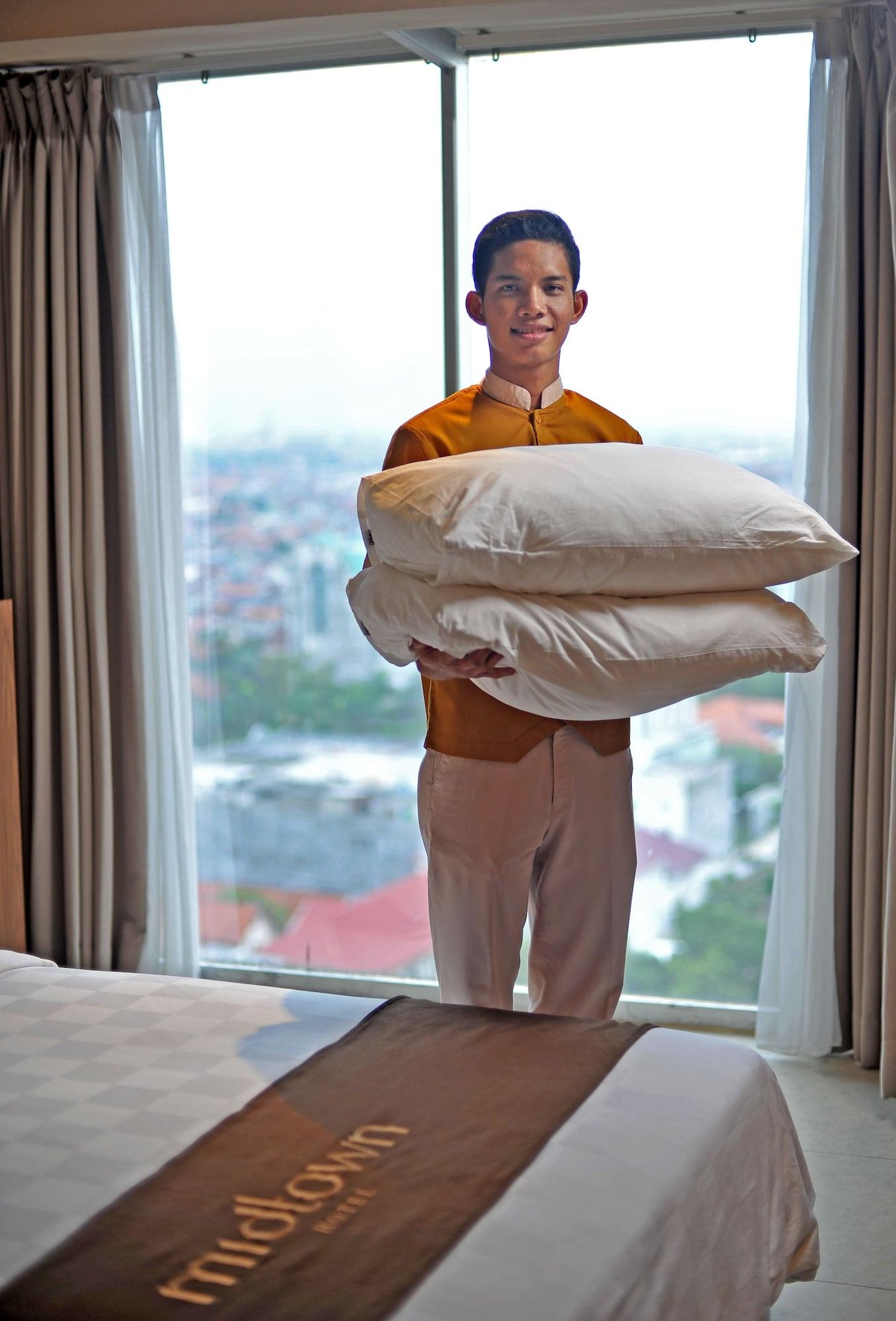 Midtown Hotel Surabaya Esterno foto