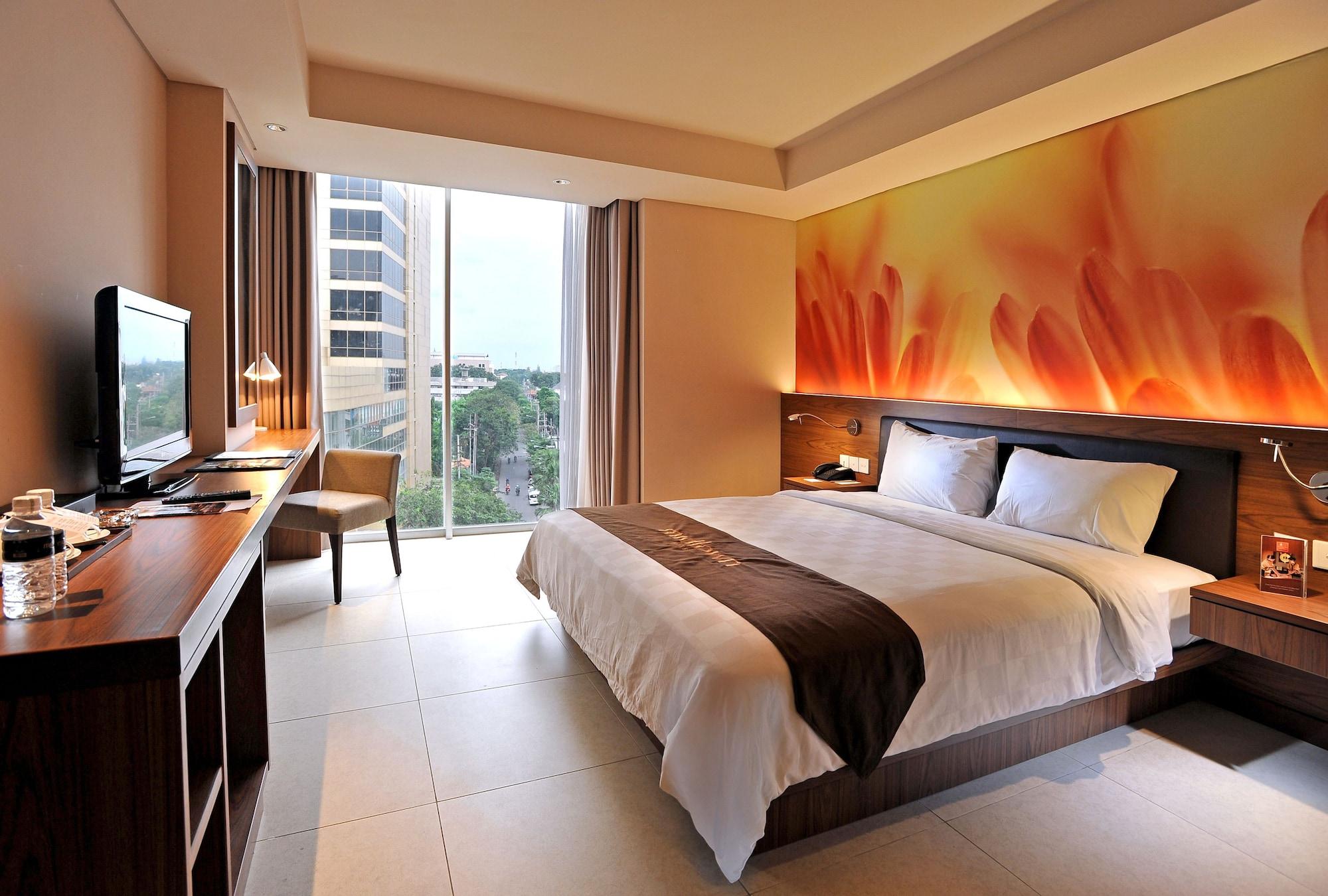 Midtown Hotel Surabaya Esterno foto