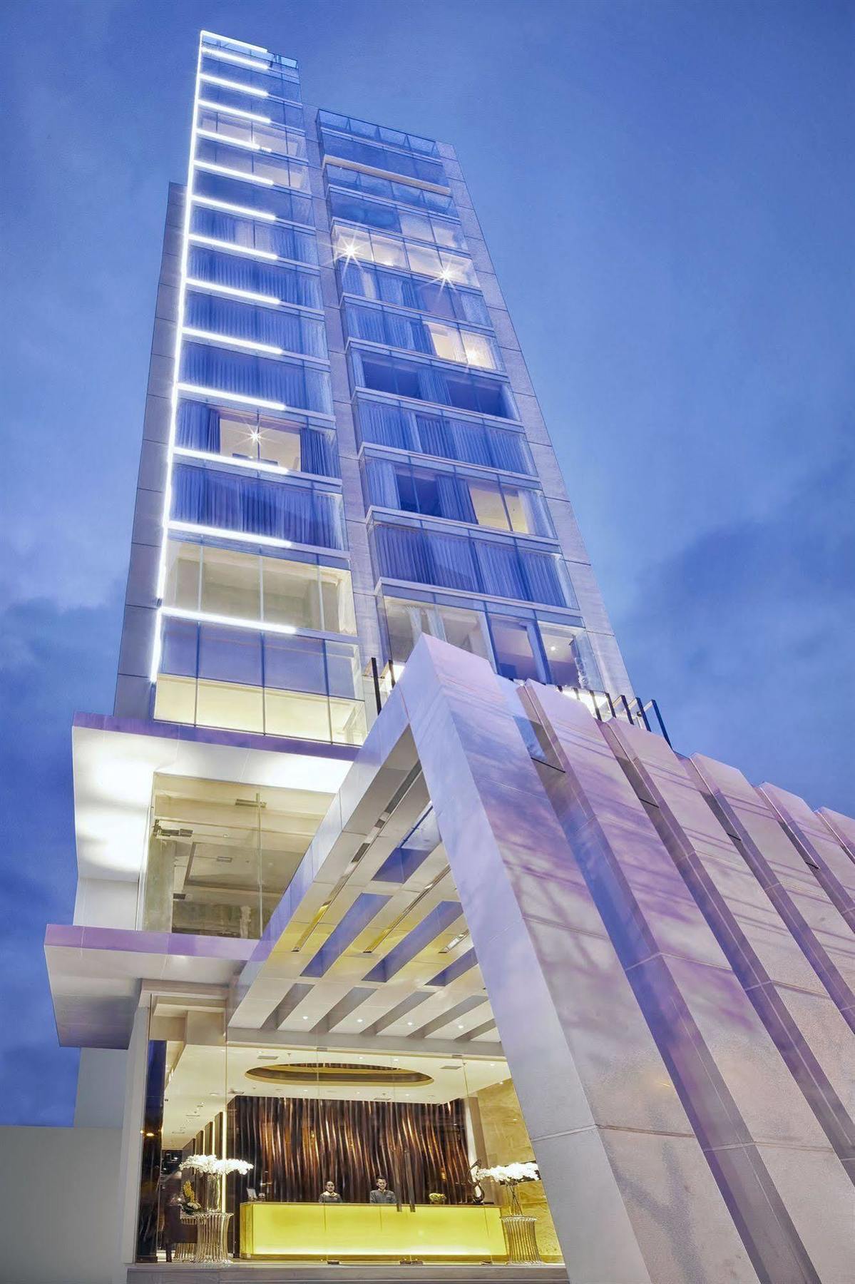Midtown Hotel Surabaya Esterno foto