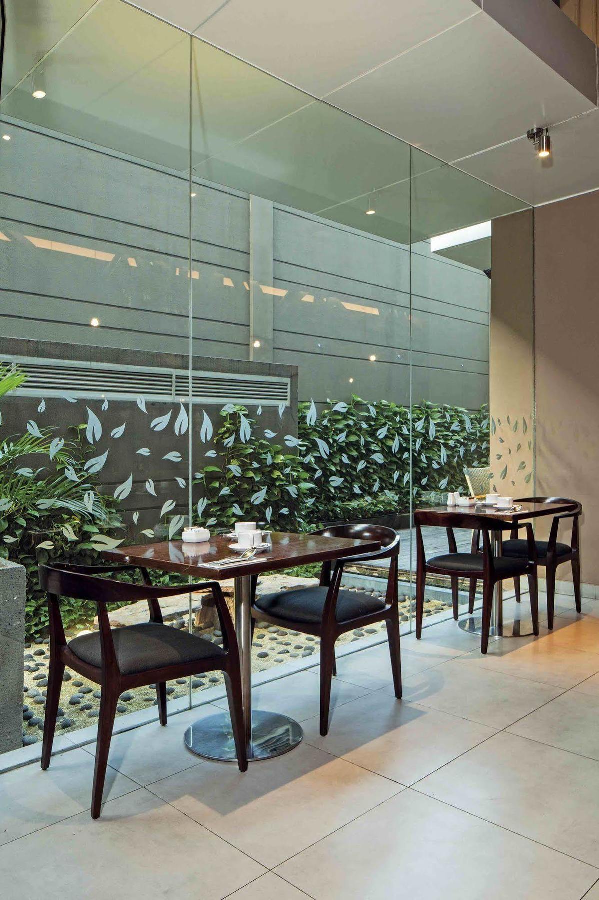 Midtown Hotel Surabaya Esterno foto