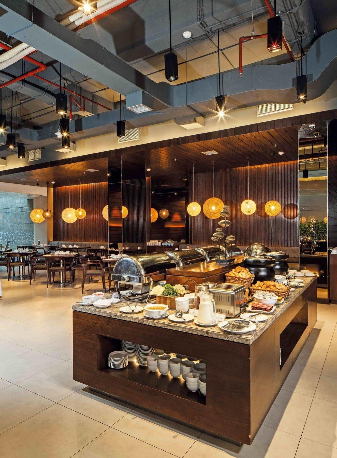 Midtown Hotel Surabaya Esterno foto